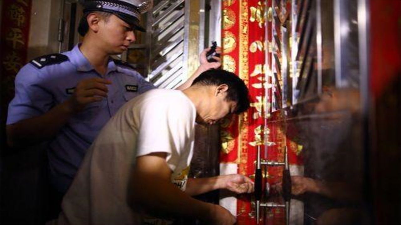 巢湖请开锁师傅开了锁后，师傅